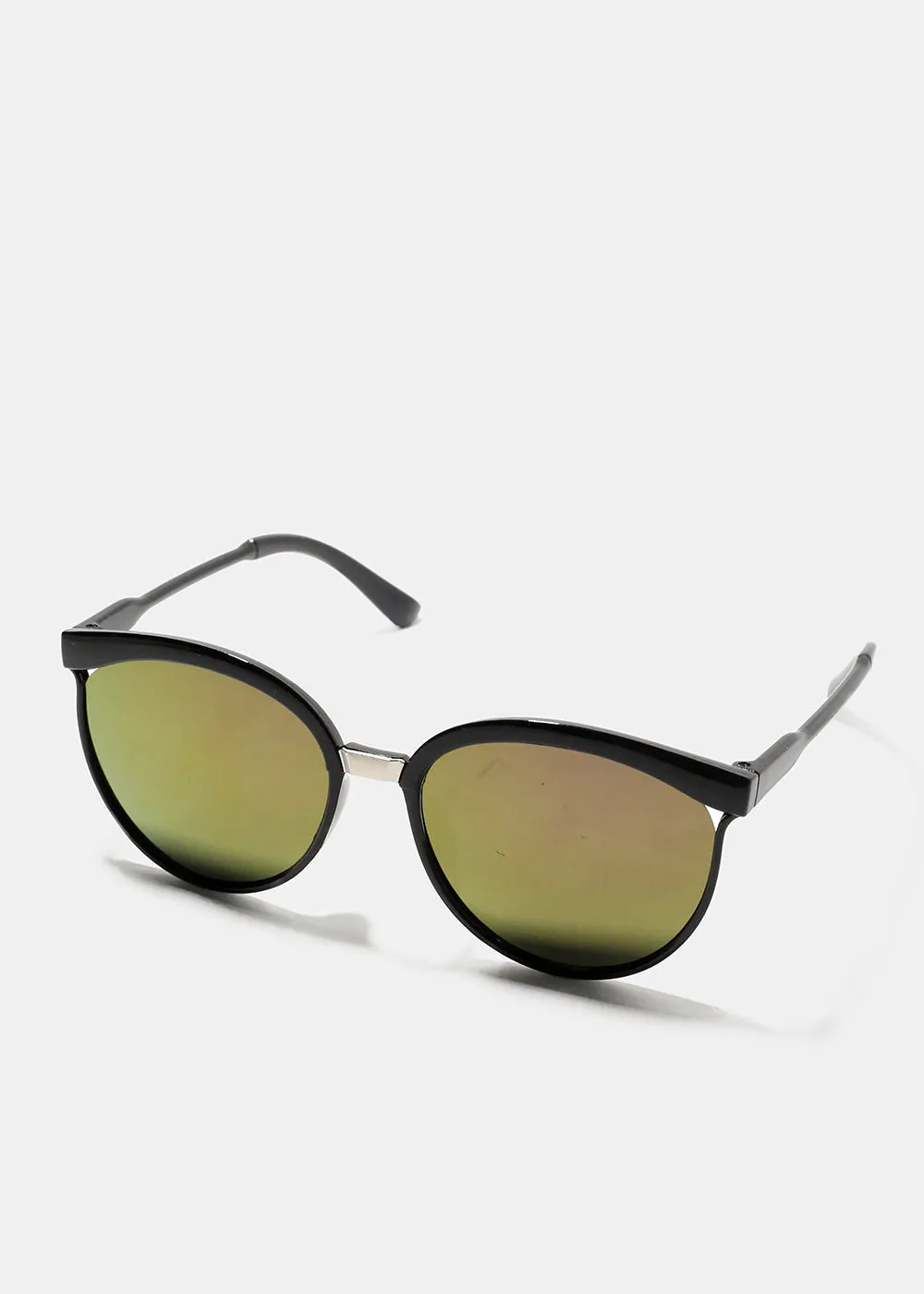 A  Oversized Circular Reflective Shades