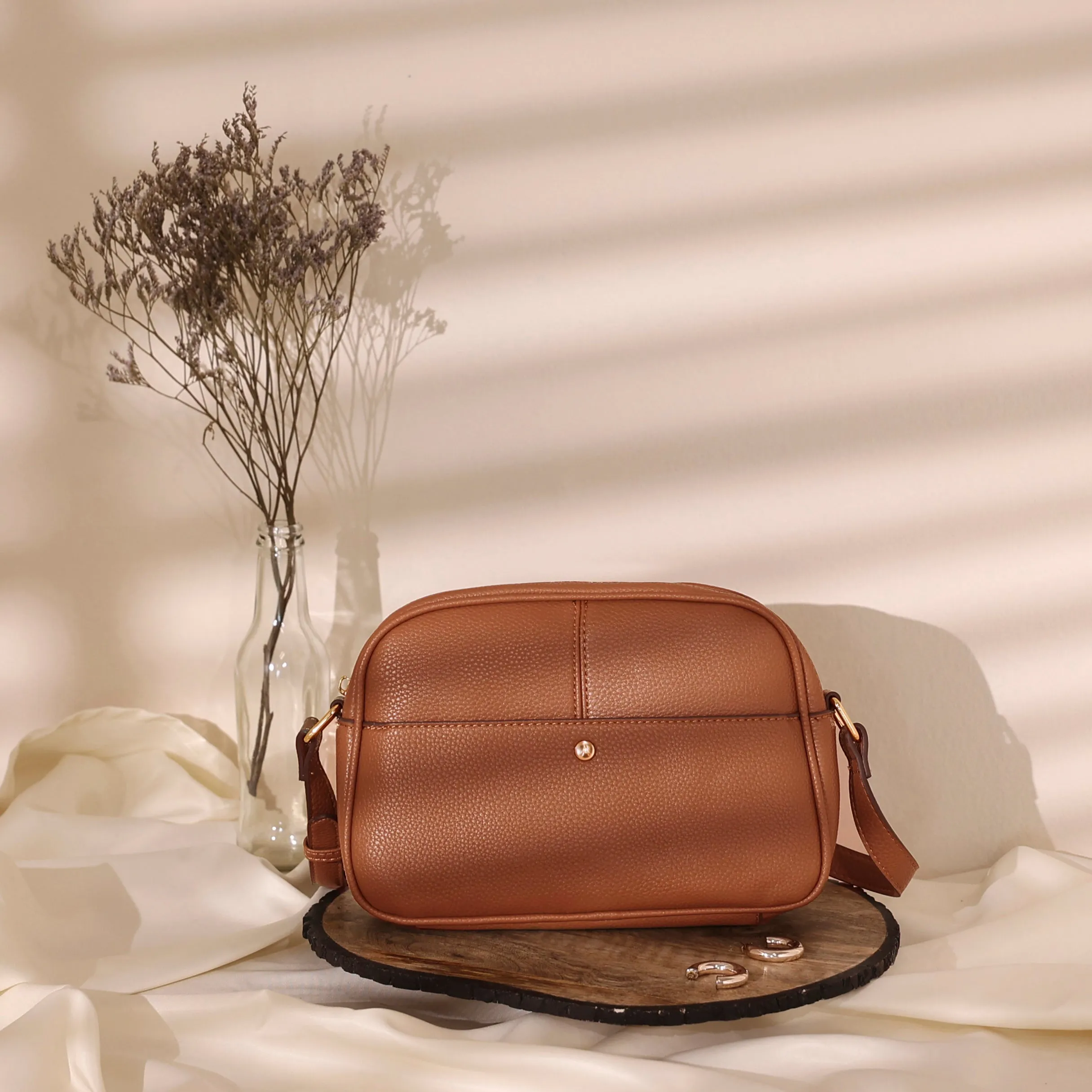 Accessorize London Women's Tan Abby Camera Bag