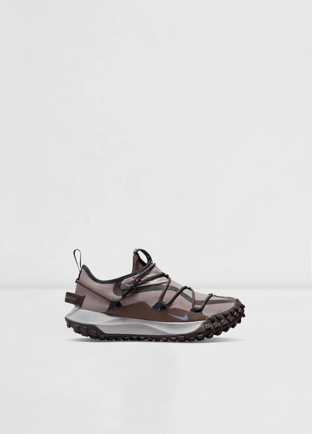 ACG Mountain Fly Low SE Sneaker