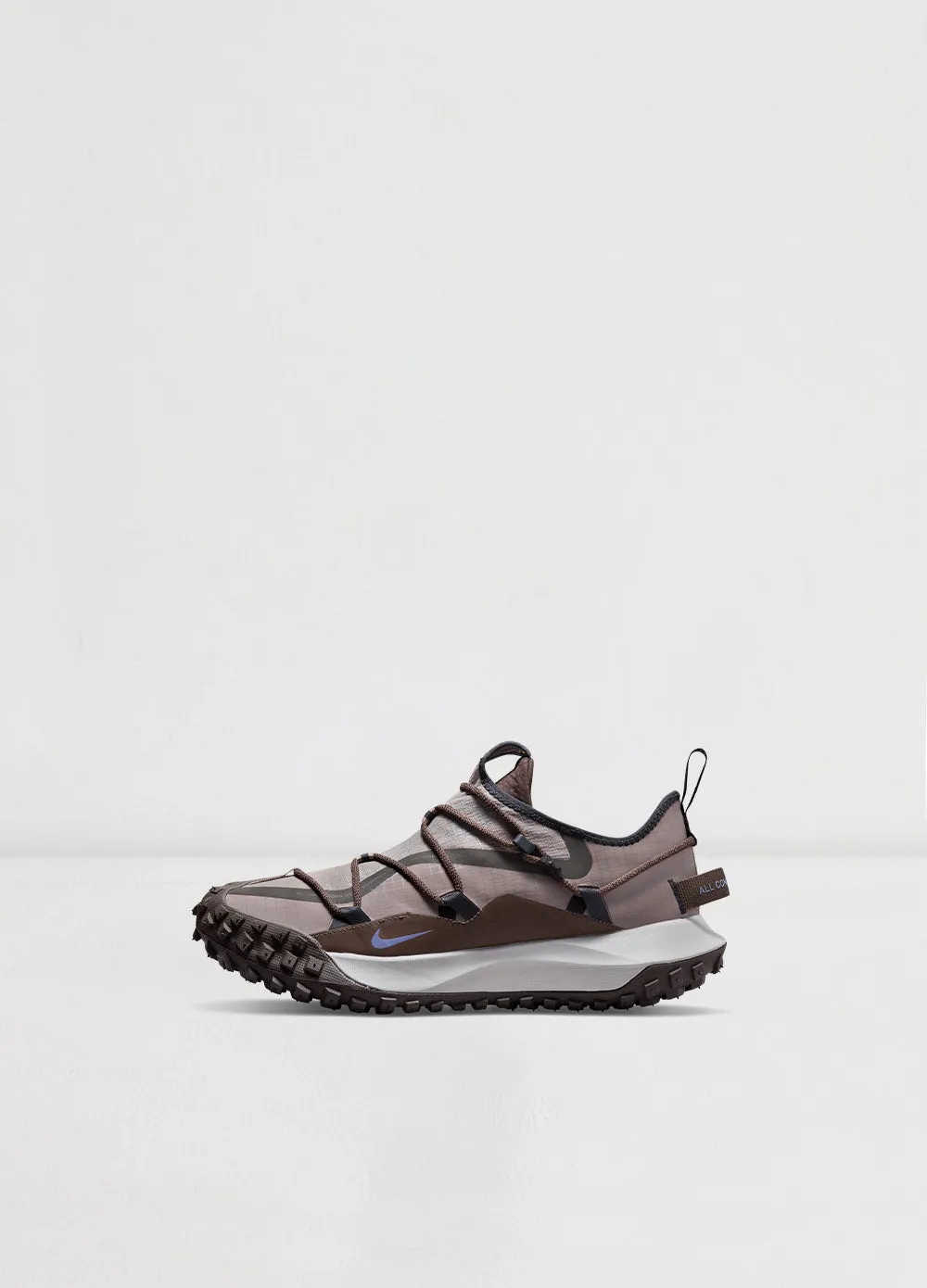 ACG Mountain Fly Low SE Sneaker