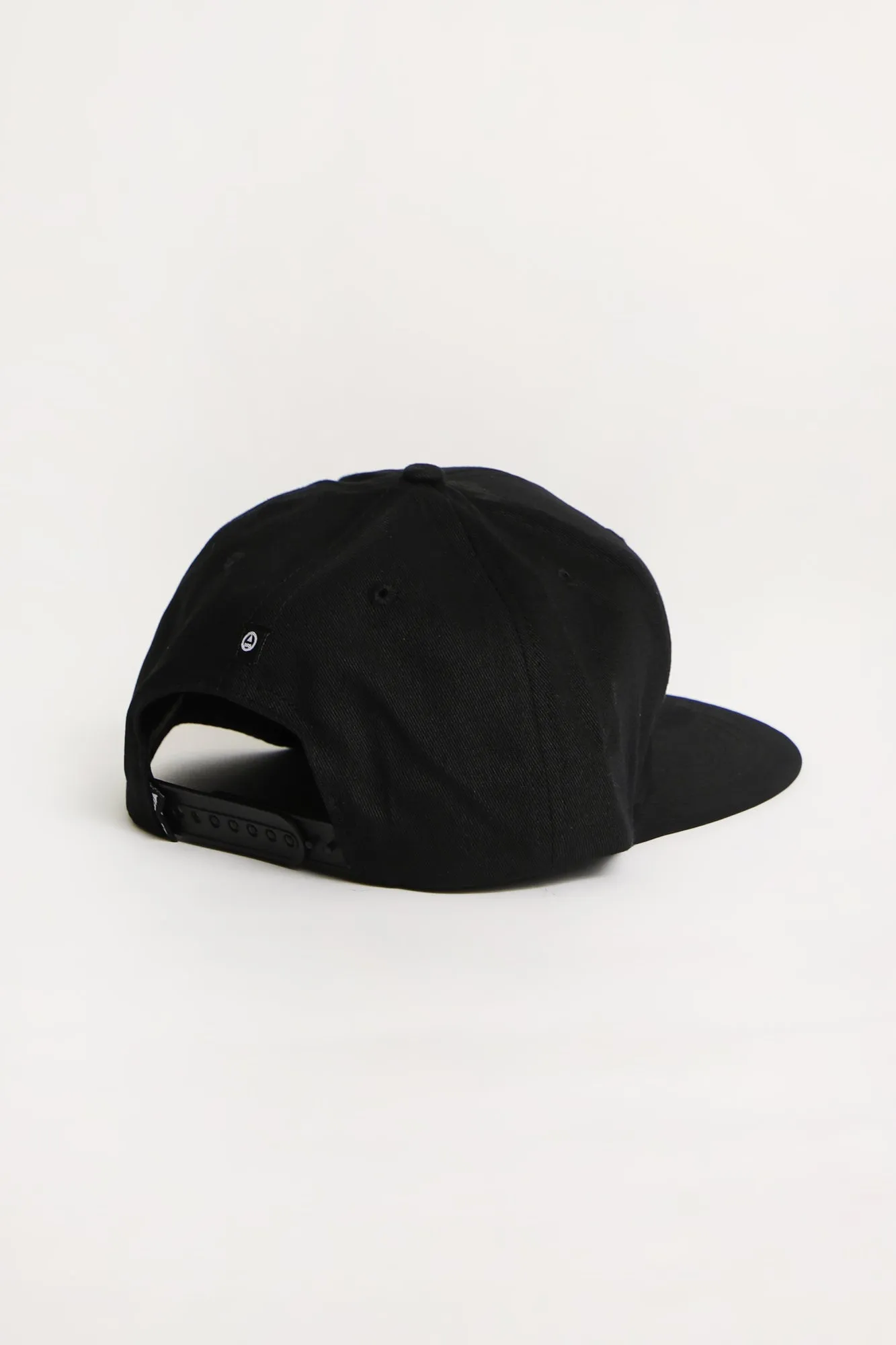 Amnesia Mens Patch Logo Flat Brim Hat