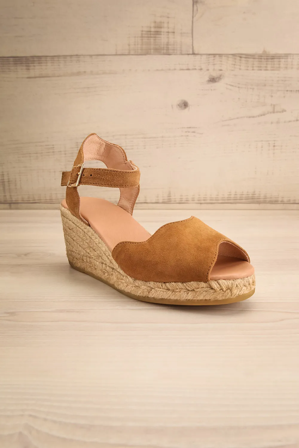 Arma Caramel | Peep Toe Sandal Wedges