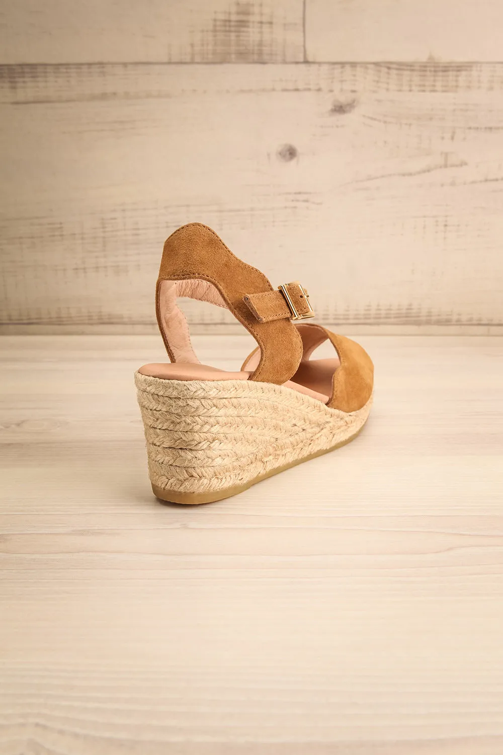 Arma Caramel | Peep Toe Sandal Wedges