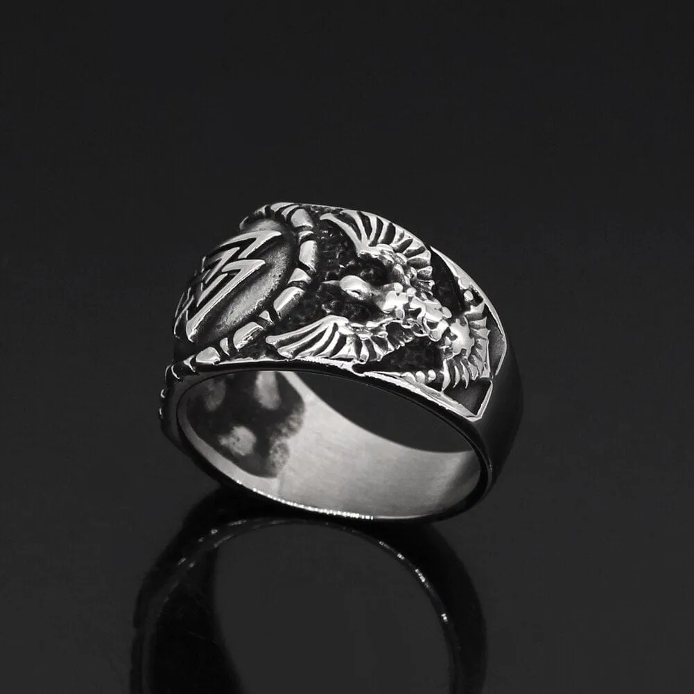 Bague Valknut porté par les corbeaux d'Odin