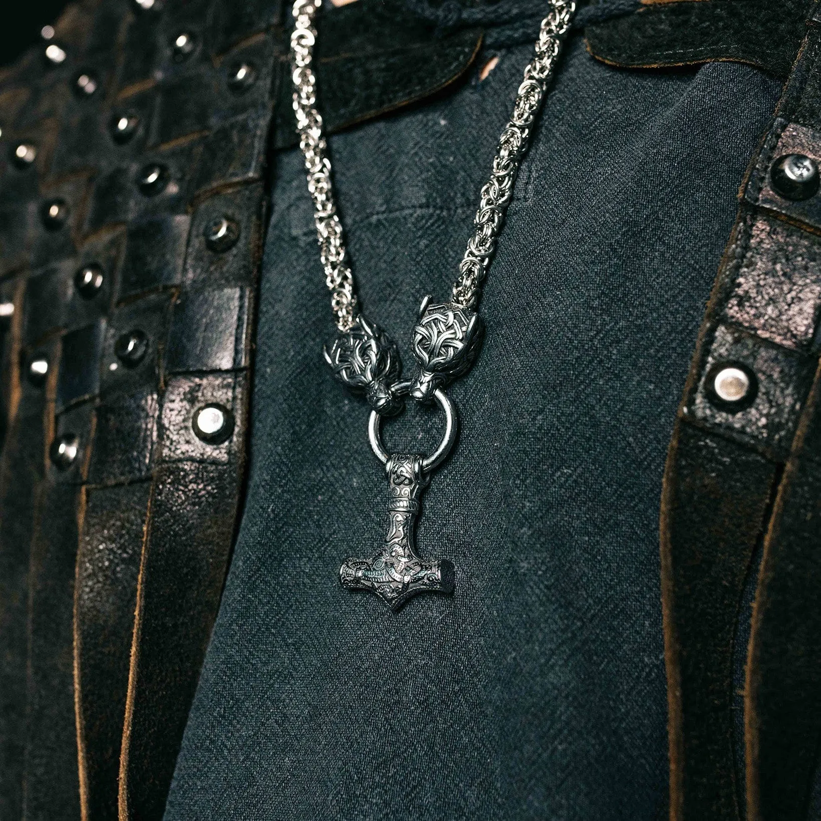 Collier puissance de Mjolnir et protection de Freki et Geri