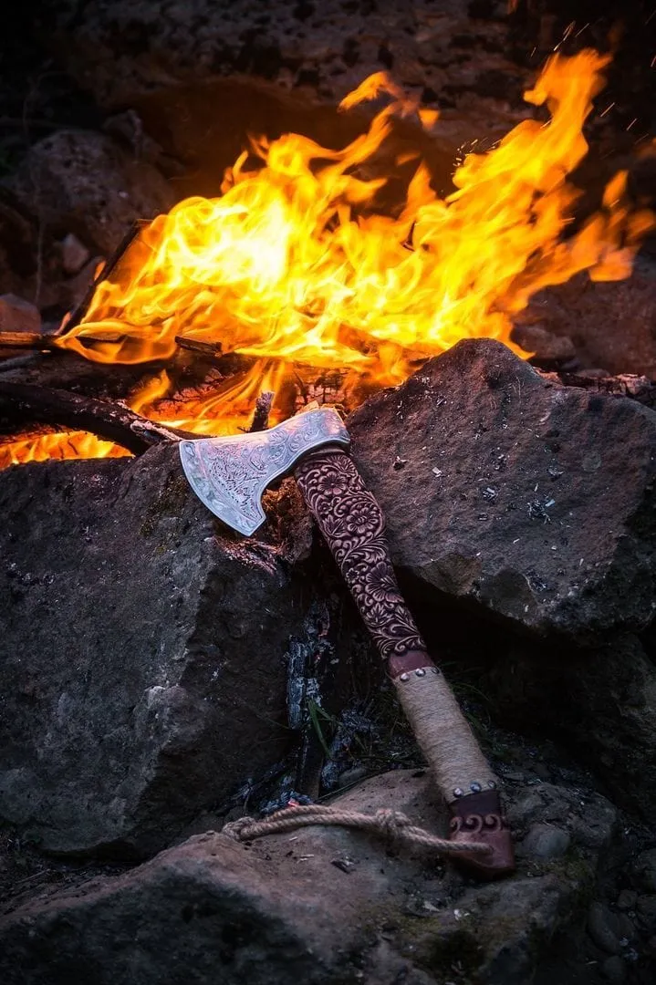 Hache Guerrière Viking - "Éclair de la Fin des Temps"