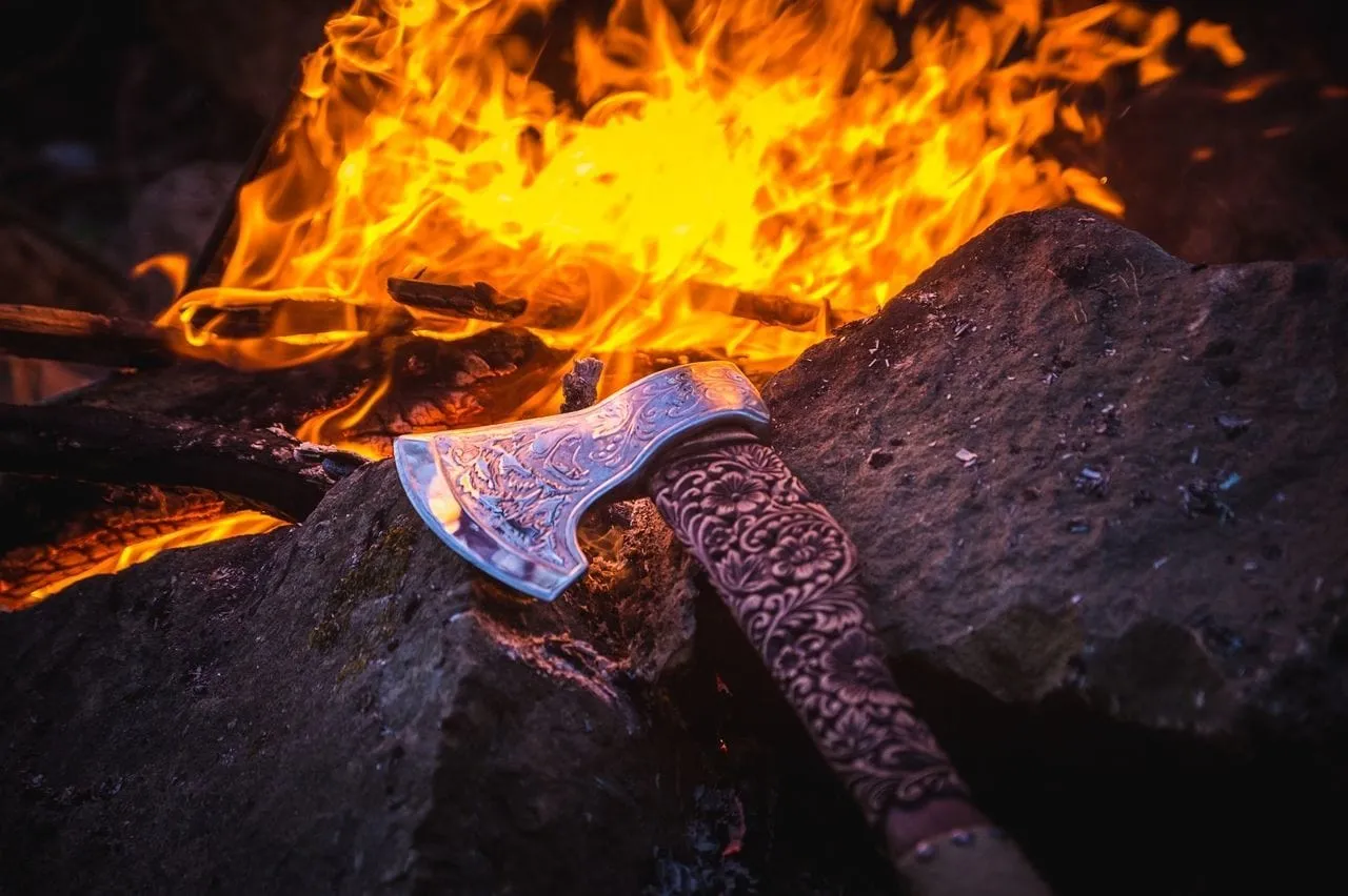 Hache Guerrière Viking - "Éclair de la Fin des Temps"