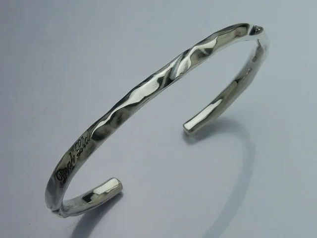 Hammerd Line Bangle