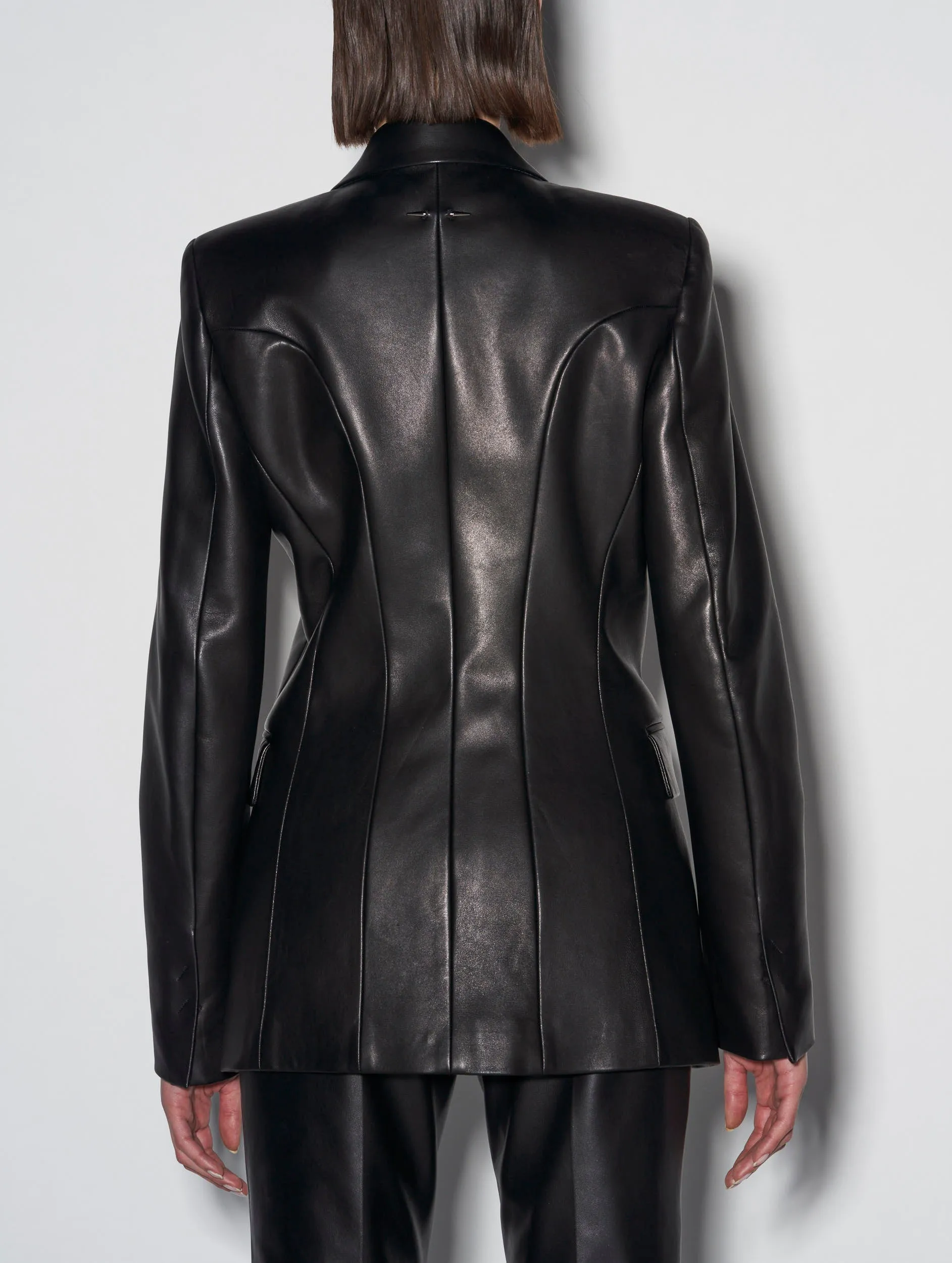 Long black plongé leather suit jacket