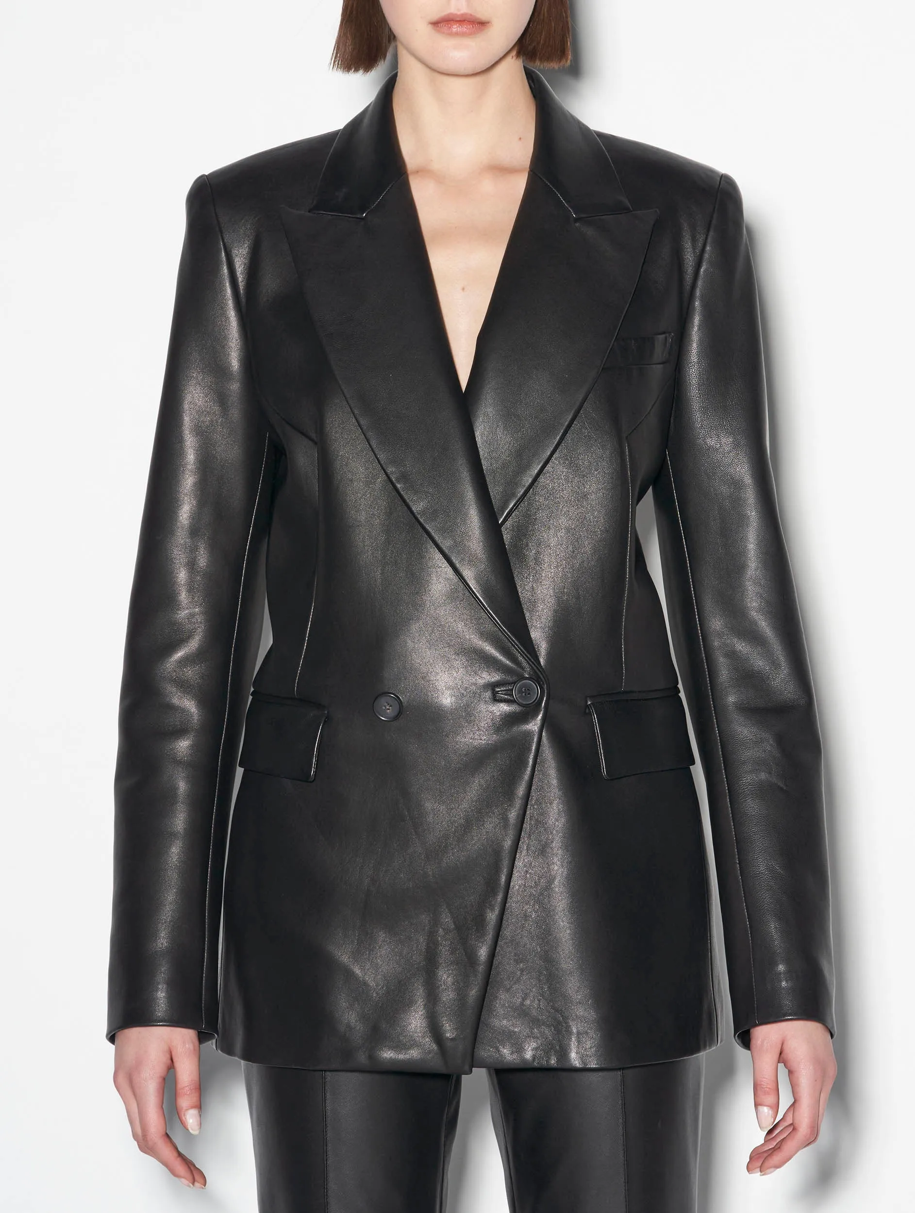 Long black plongé leather suit jacket