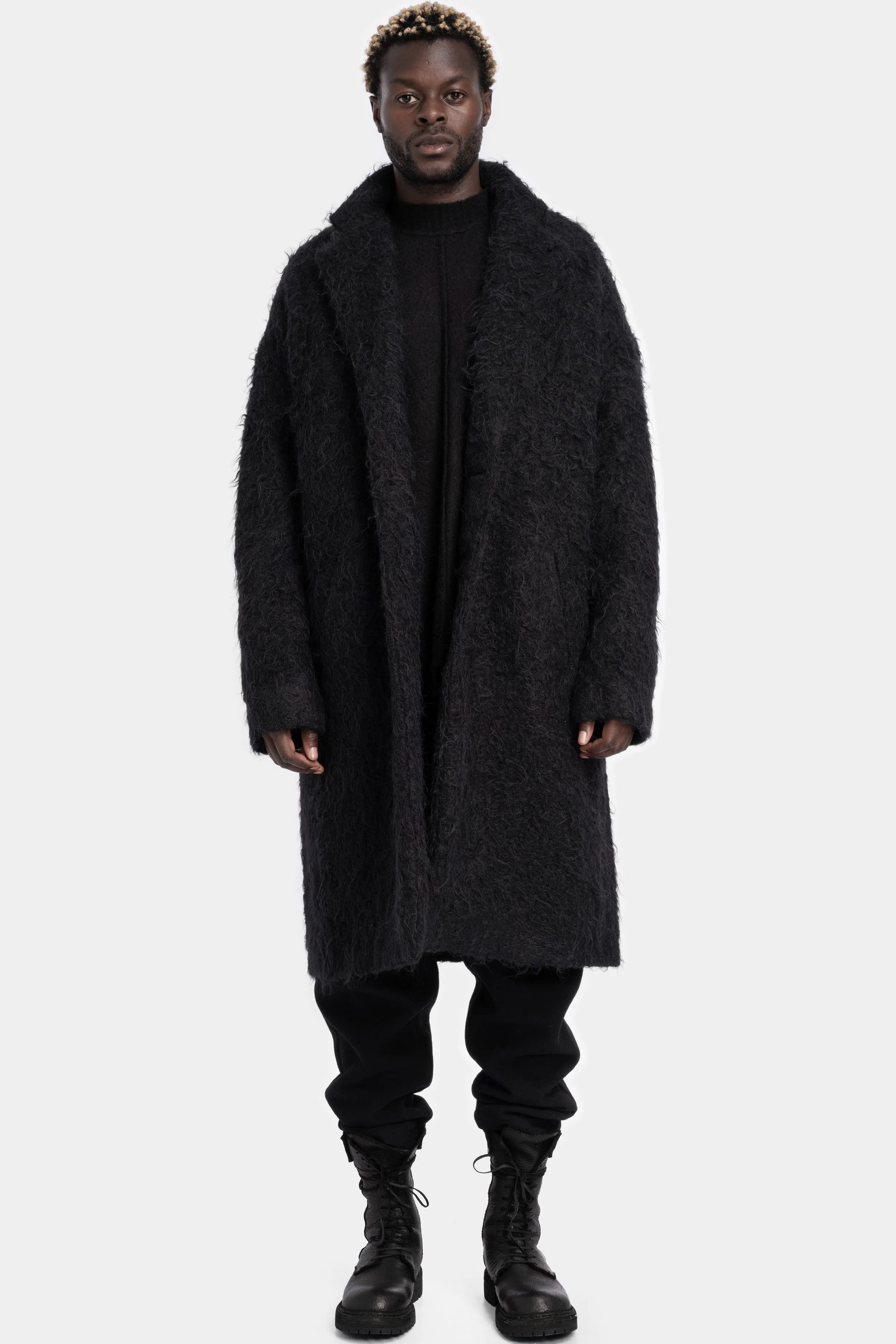 Long buttoned alpaca / wool coat