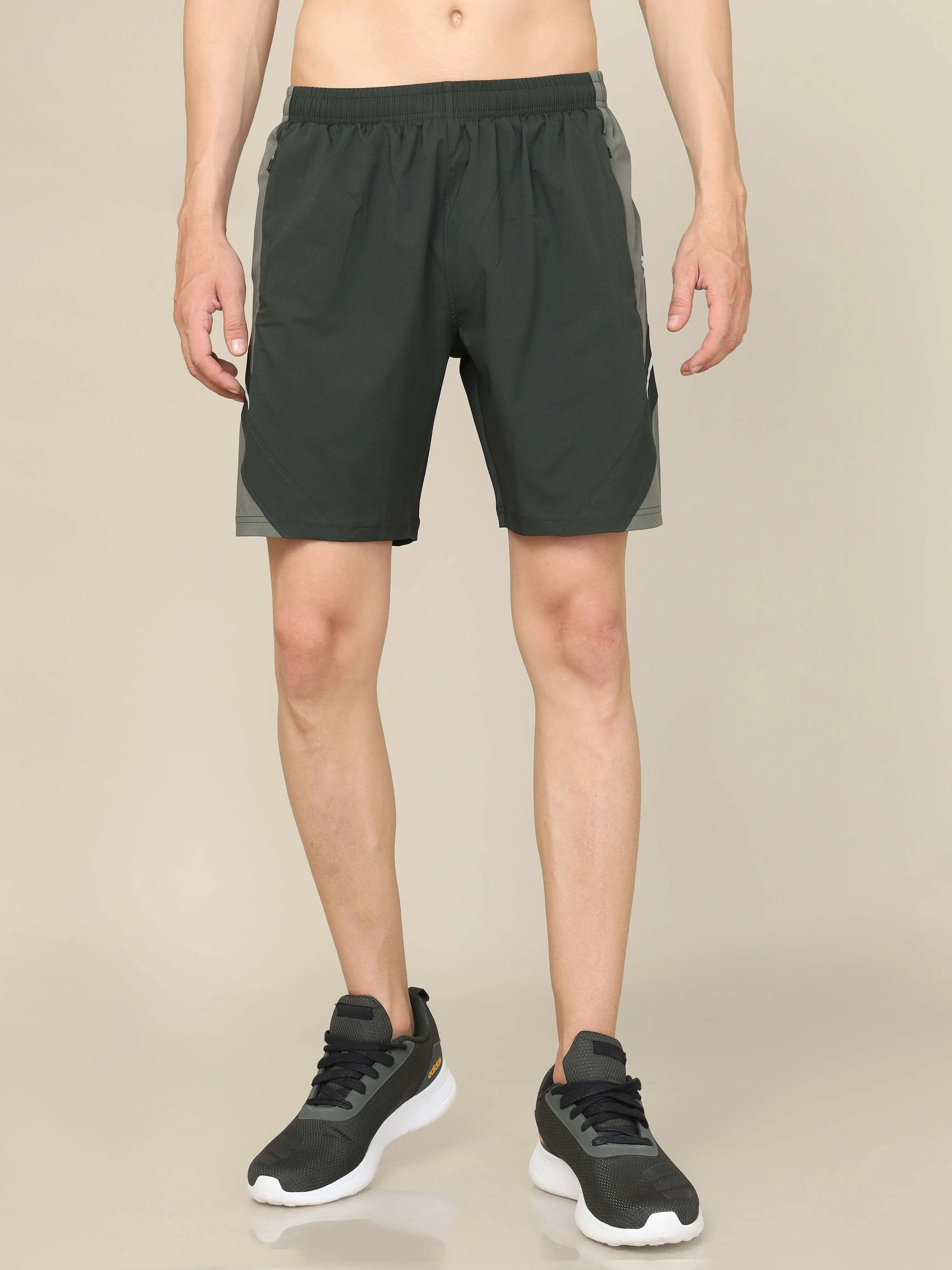 Men Colorblock Slim Fit Shorts with Lytra