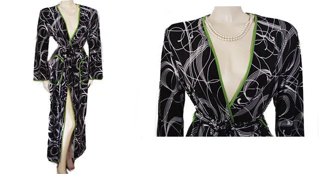 NEW - DIAMOND TEA SPRING & SUMMER SPANDEX WRAP-STYLE ROBE IN BLACK & WHITE SWIRL DESIGN WITH LUCITE GREEN TRIM