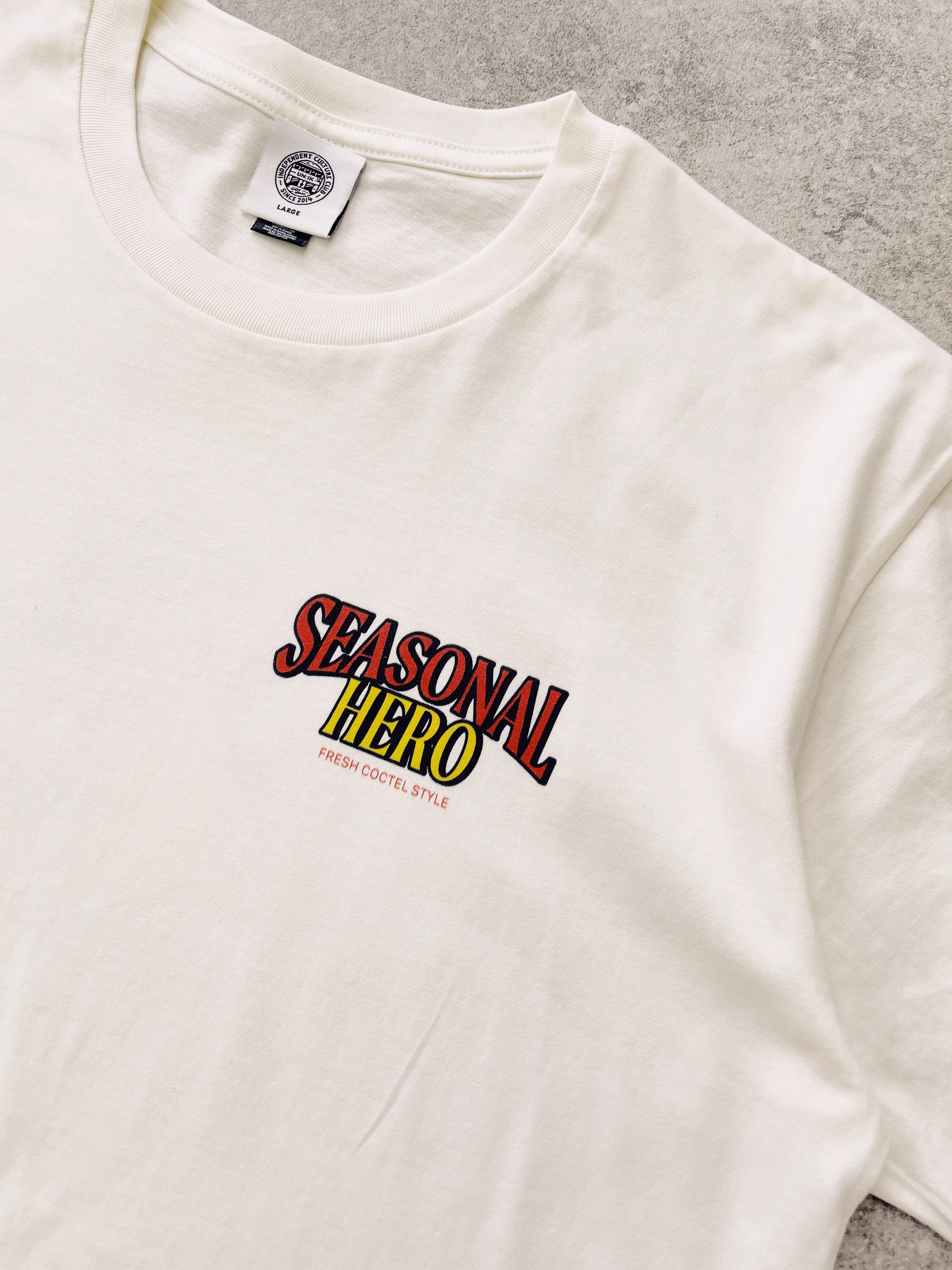 Seasonal Hero 'Coctel Style' Tee - Natural