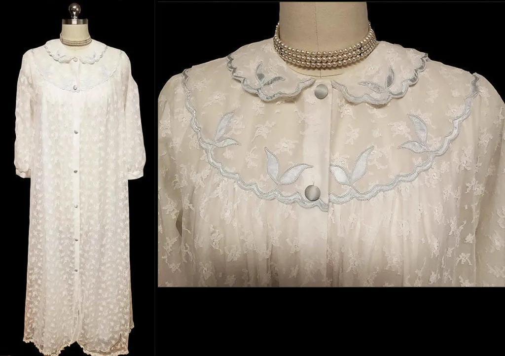 *VINTAGE DOUBLE NYLON WHITE LACE PEIGNOIR ADORNED WITH BLUE SATIN APPLIQUES & SCALLOPED COLLAR