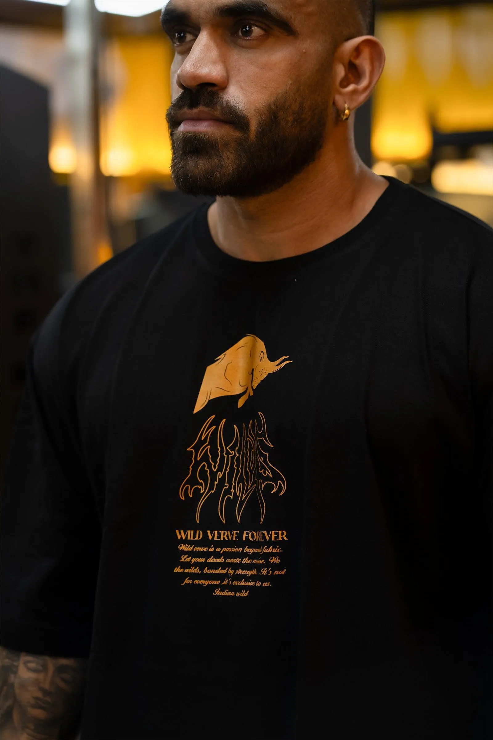 WILDS FLAME "PREMIUM" OVERSIZED T-SHIRT IN BLACK (GOLD PRINT)